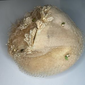 Vintage Cream 50s 60s Flower Pot Hat Retro Cap
